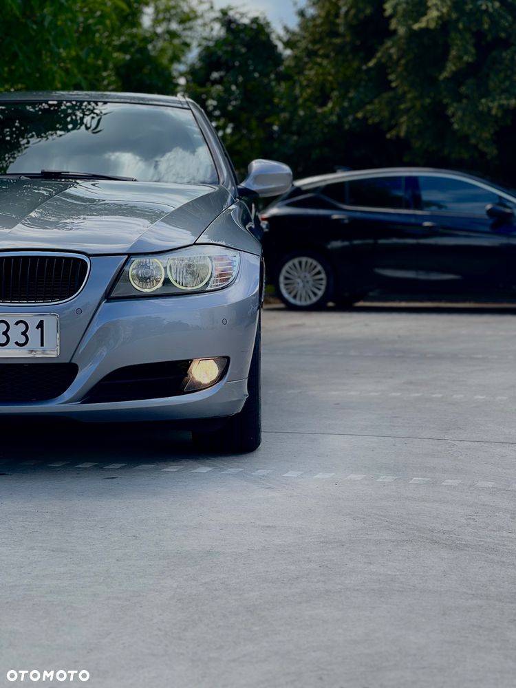 BMW Seria 3 318d - 28