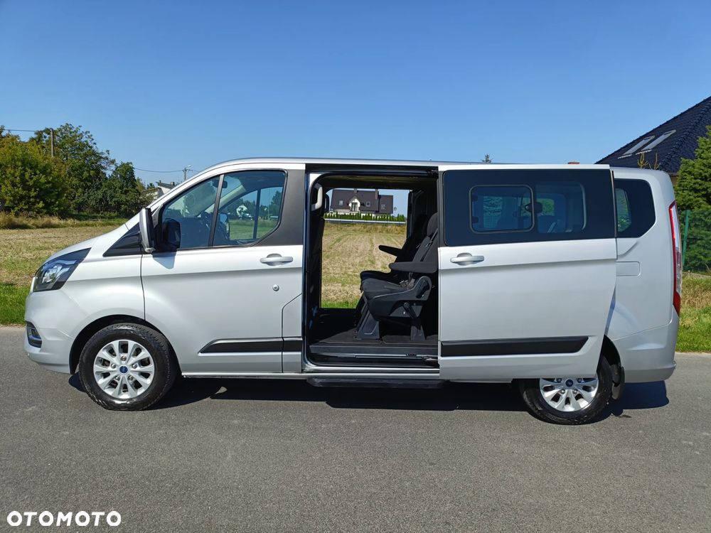 Ford Tourneo Custom - 39
