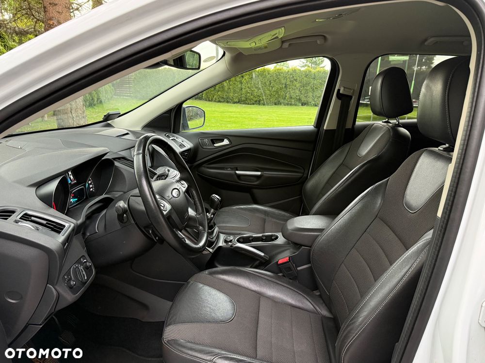 Ford Kuga - 10