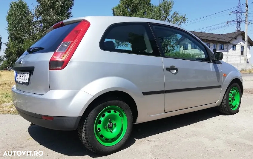 Ford Fiesta 1.3i - 2