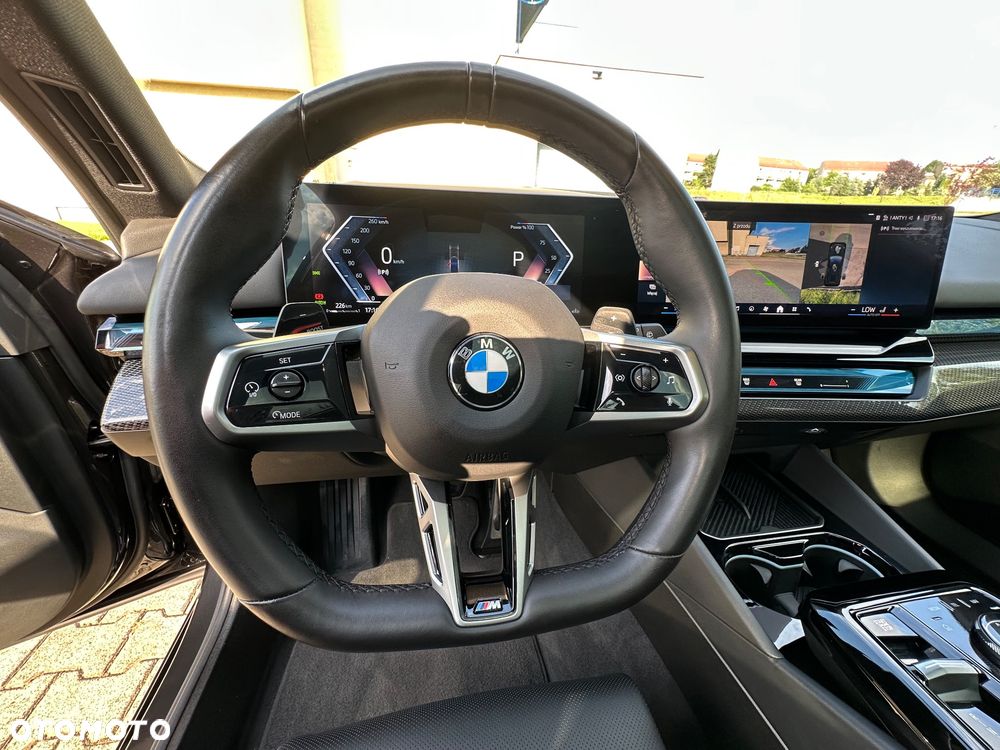BMW Seria 5 520d xDrive mHEV - 33