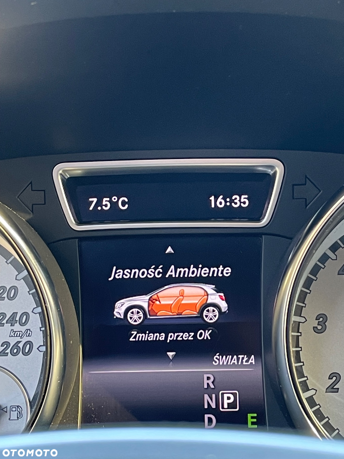 Mercedes-Benz GLA 200 7G-DCT Urban - 11