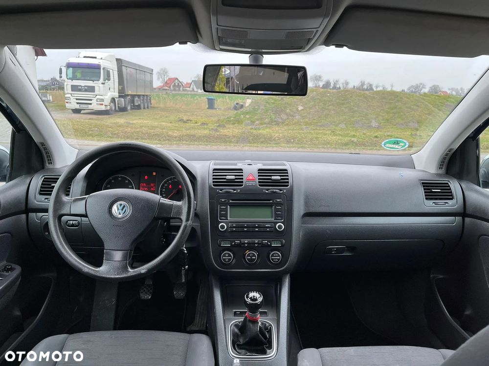 Volkswagen Golf 1.6 FSI Individual - 6