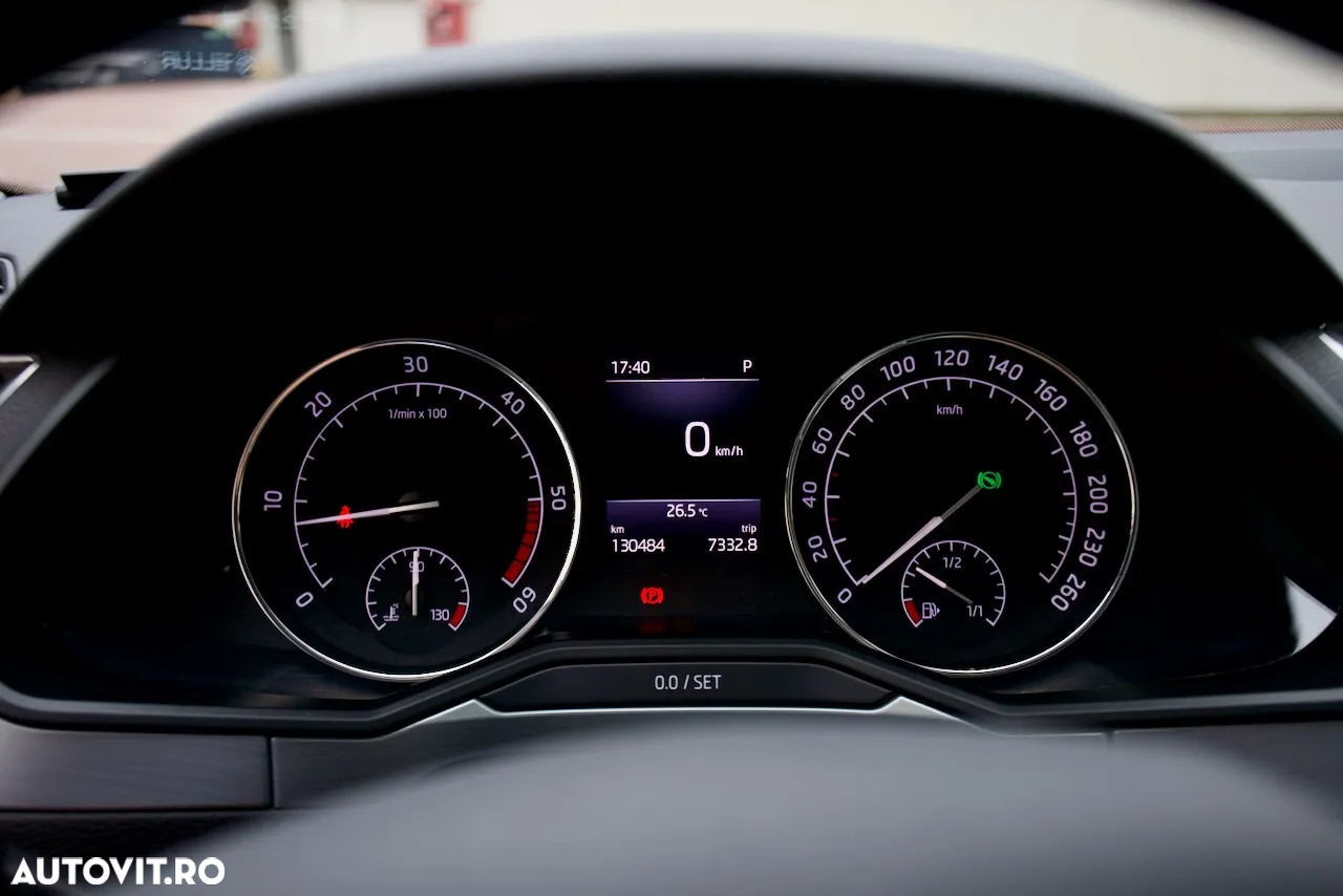 Skoda Superb 2.0 TDI DSG Ambition - 6