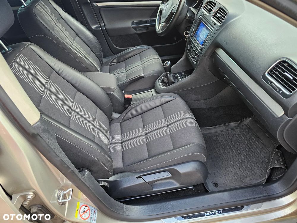 Volkswagen Golf 1.6 TDI DPF MATCH - 10