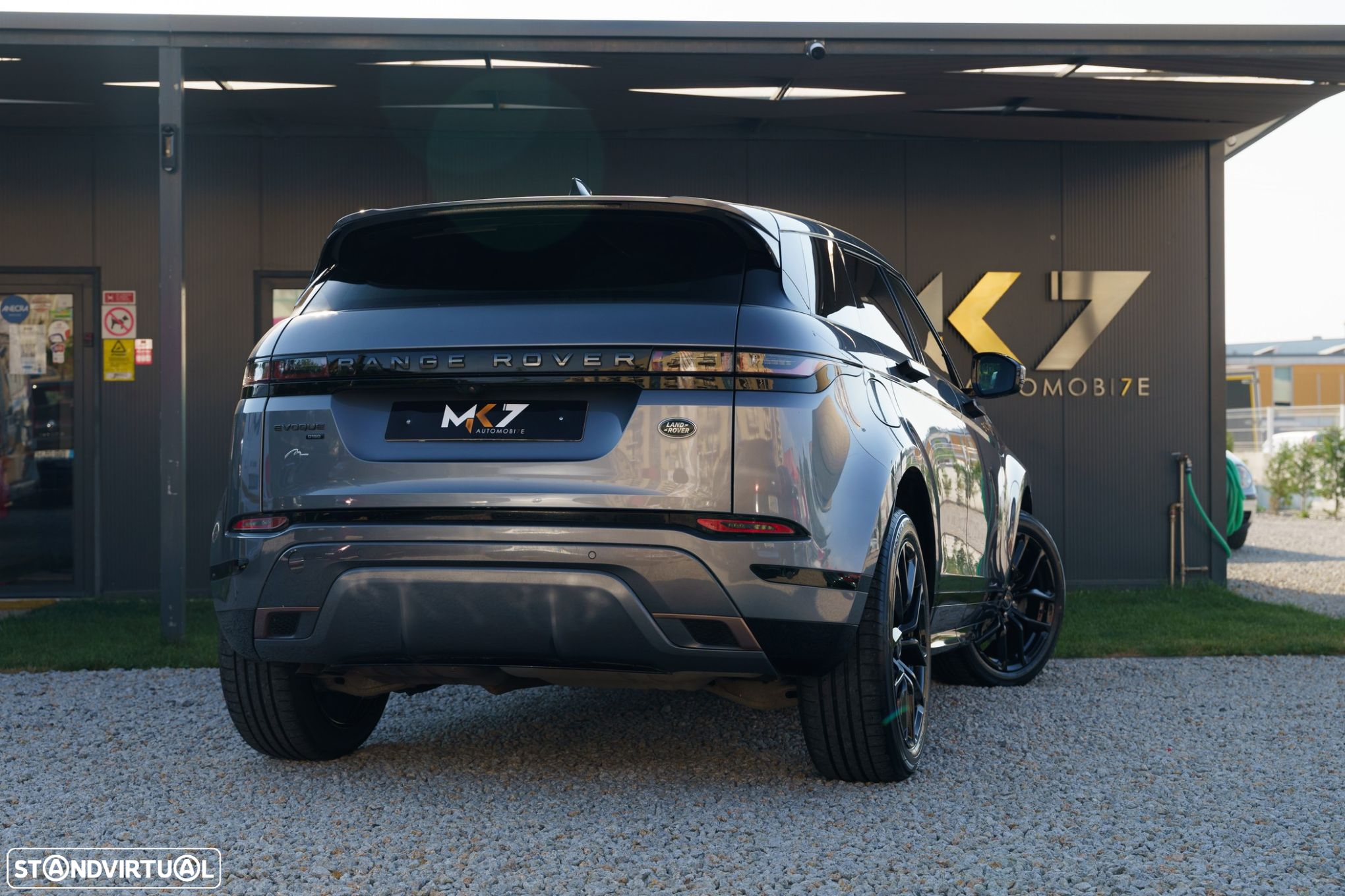 Land Rover Range Rover Evoque 2.0 D150 R-Dynamic - 3