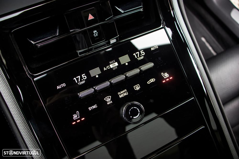 Porsche Panamera 4 E-Hybrid - 37