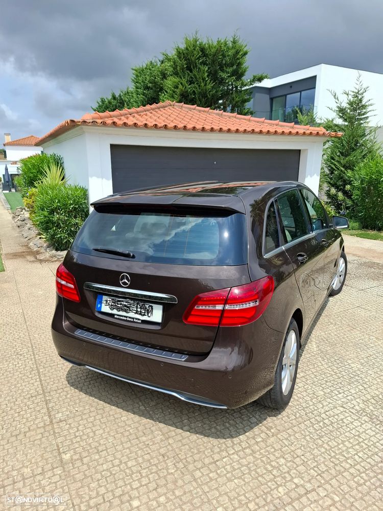 Mercedes-Benz B 180 d Urban - 2