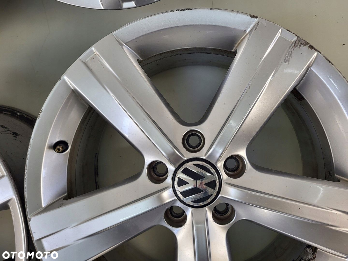 felgi aluminiowe 17" 7,5jx17 et47 5x112 VW PASSAT B7 3AA601025E - 4