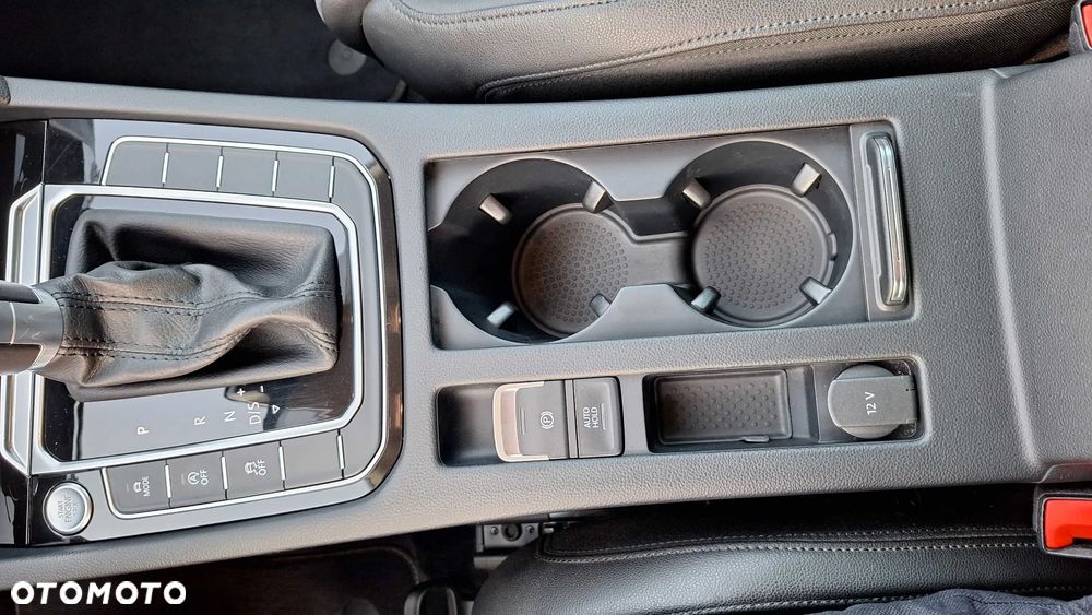 Volkswagen Passat - 21