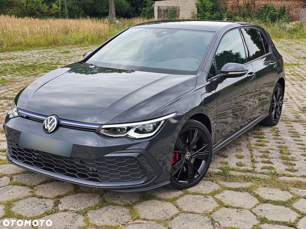 Volkswagen Golf - 1