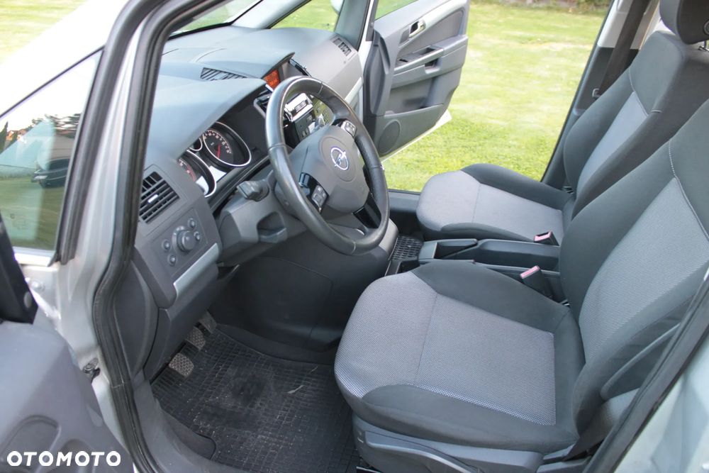 Opel Zafira - 17