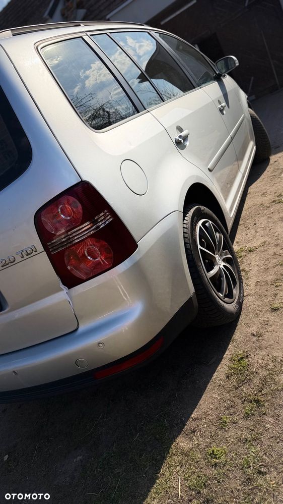 Volkswagen Touran - 7