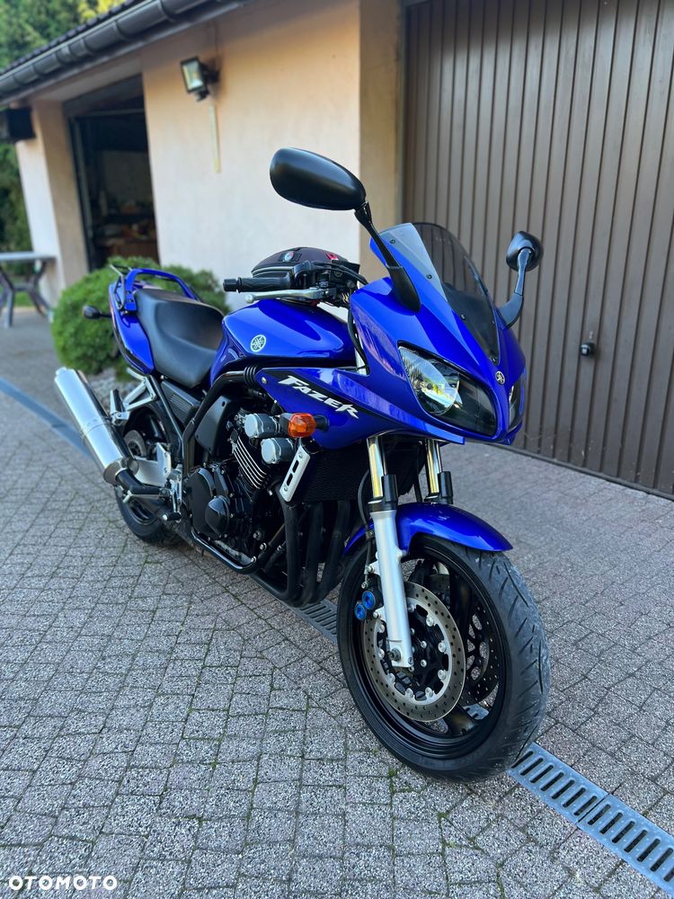 Yamaha FZS - 10