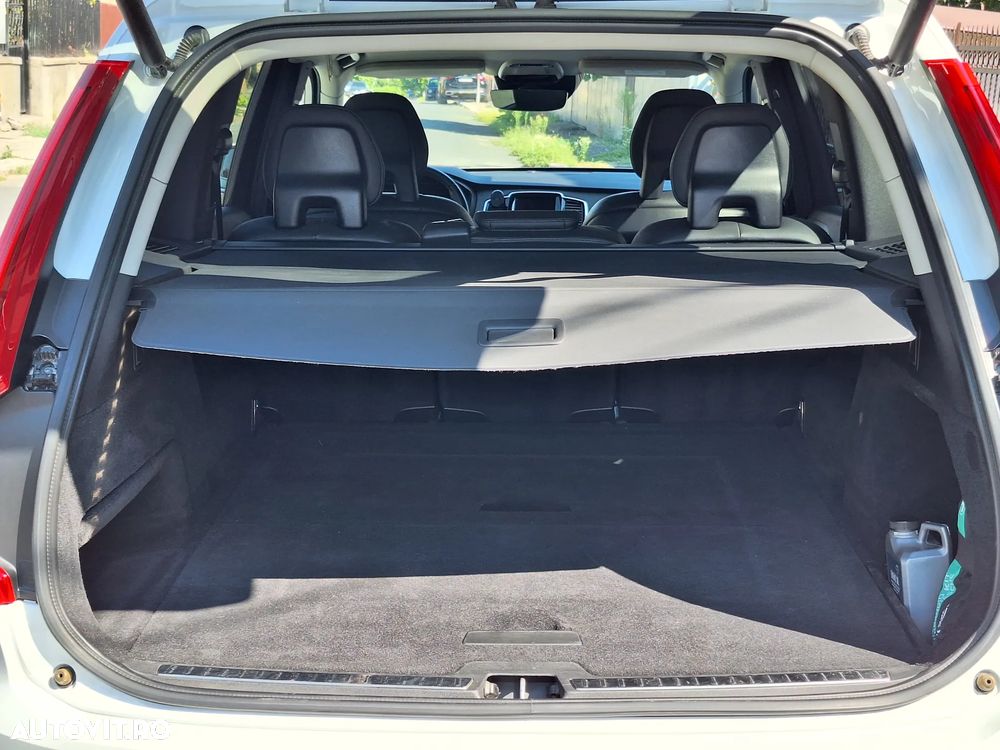 Volvo XC 90 D5 AWD Momentum - 18