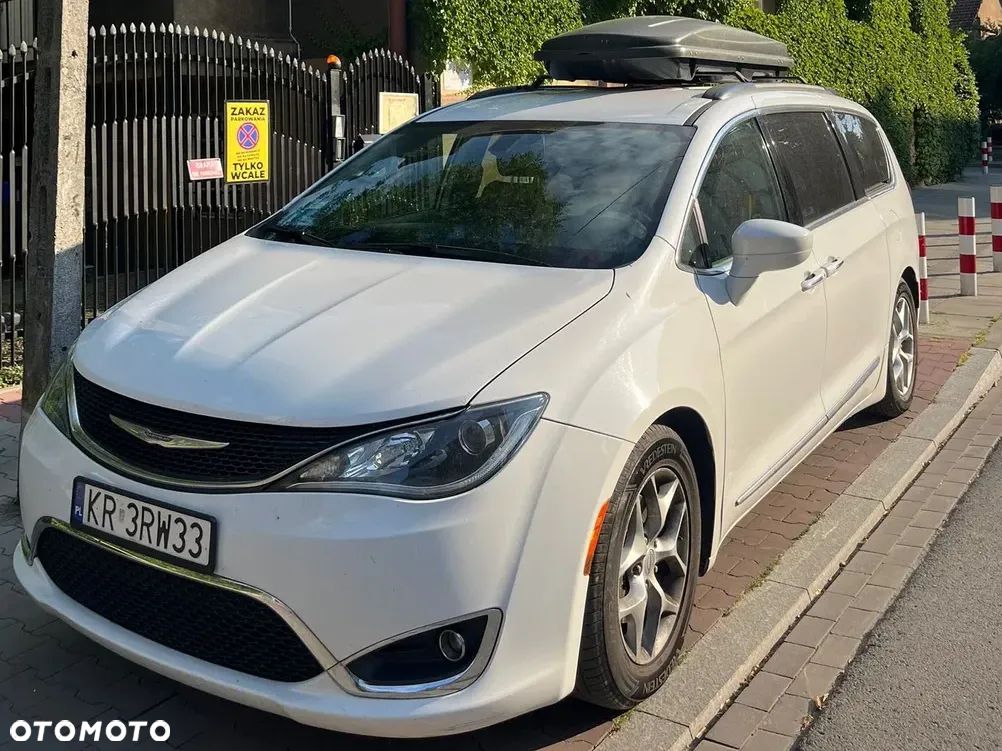 Chrysler Pacifica - 1