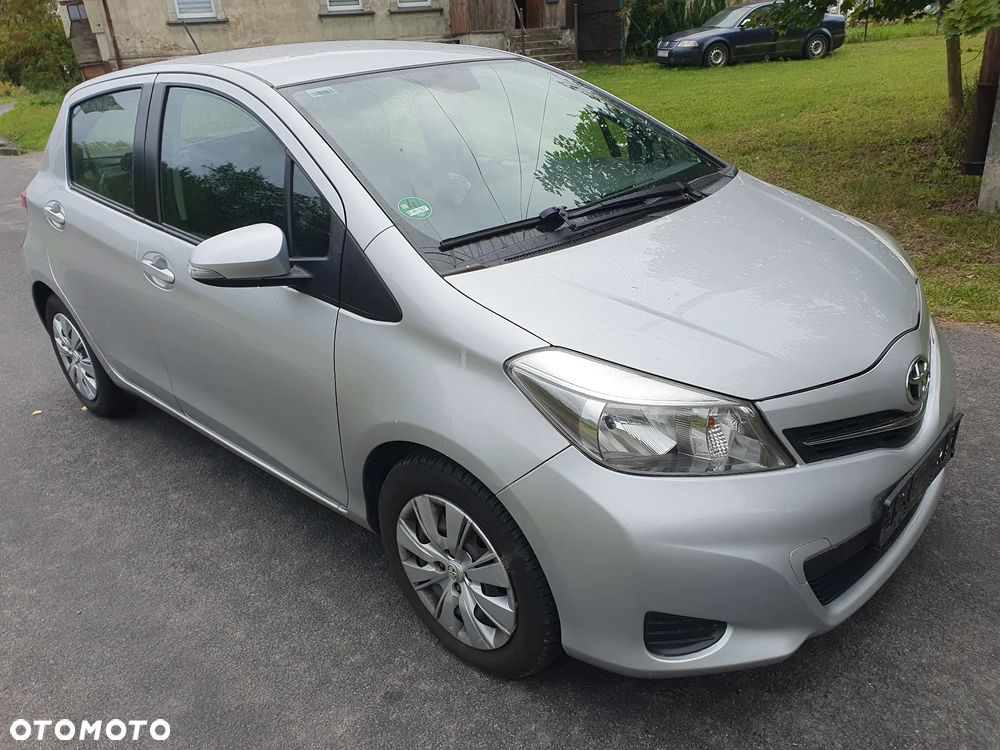 Toyota Yaris - 1