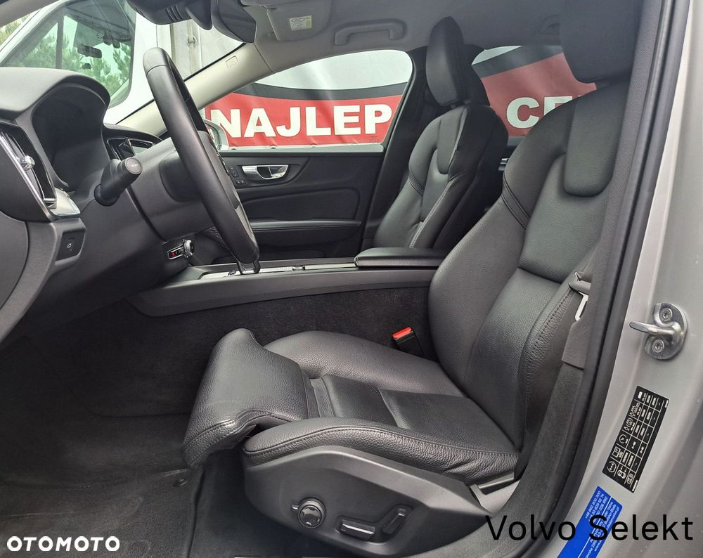 Volvo V60 Cross Country - 10