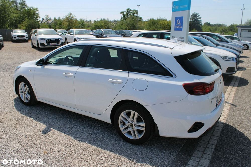 Kia Ceed - 9