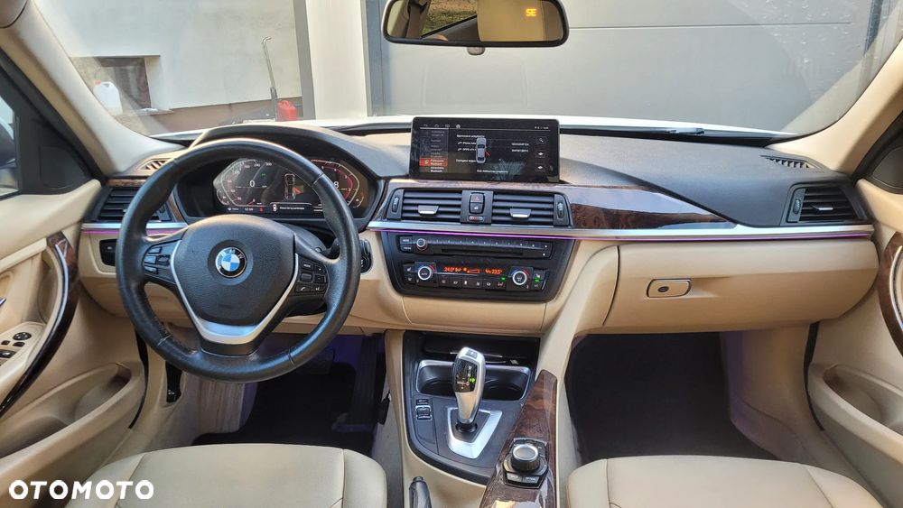 BMW Seria 3 328i xDrive - 13