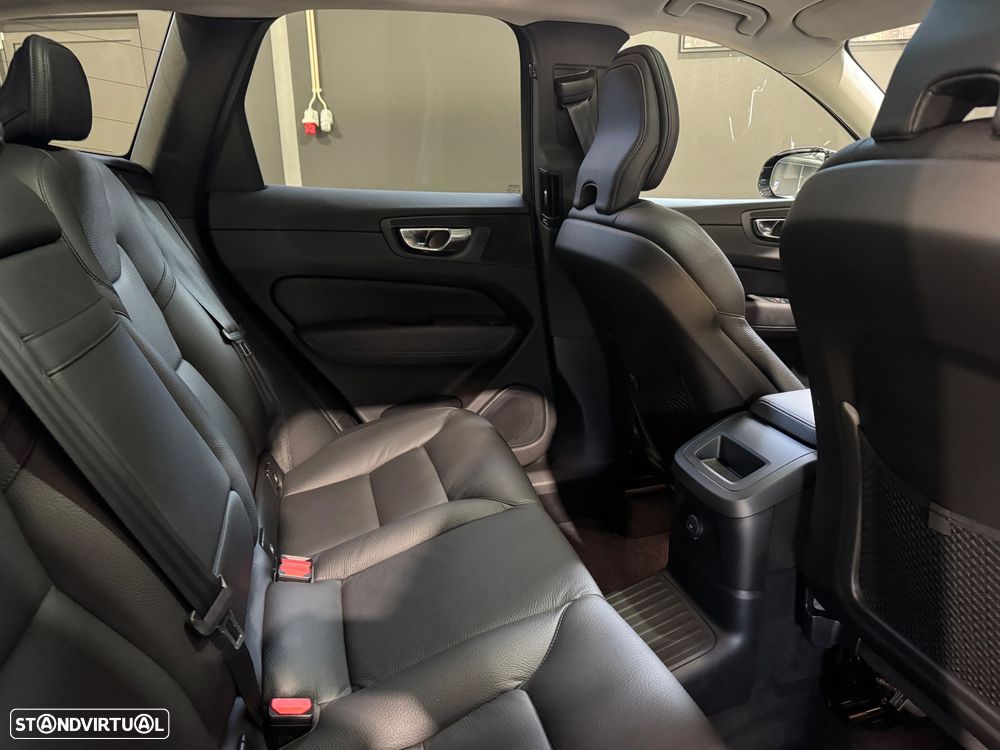 Volvo XC 60 2.0 T6 PHEV Inscription AWD - 25