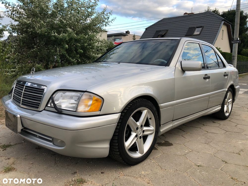 Mercedes-Benz Klasa C 43 AMG - 21
