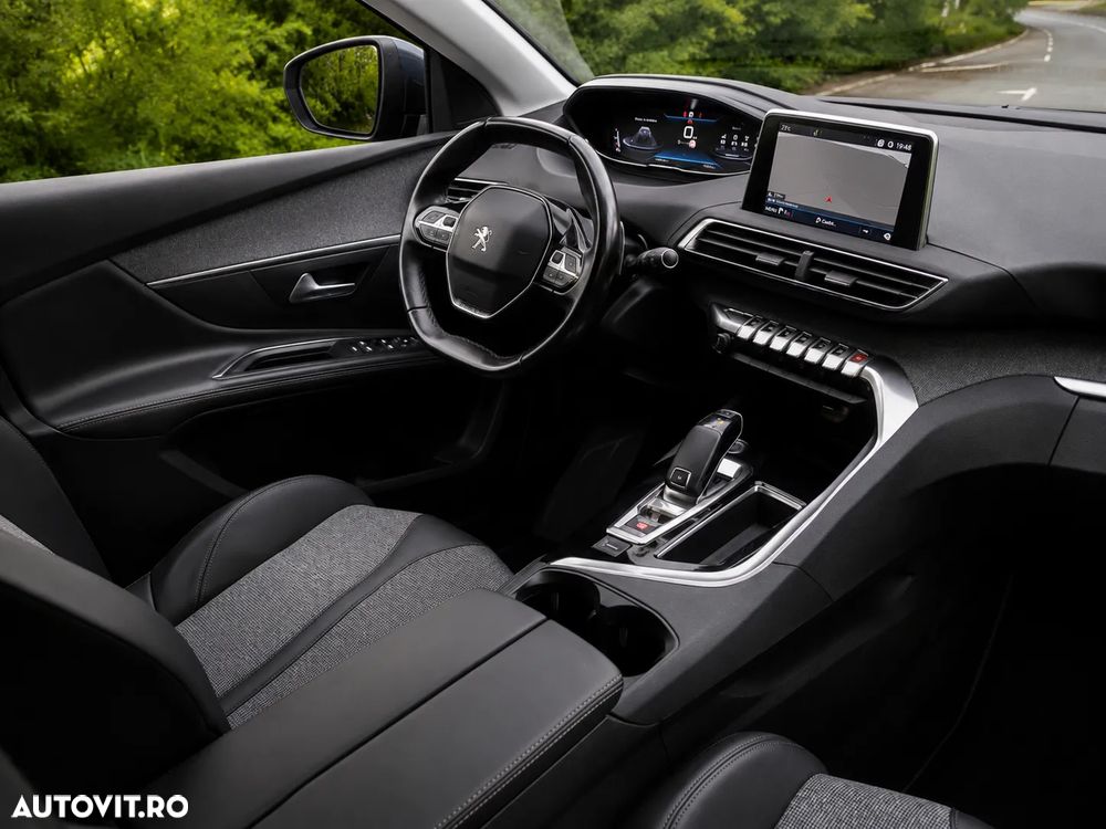 Peugeot 5008 1.5L BlueHDI EAT8 S&S Allure - 23