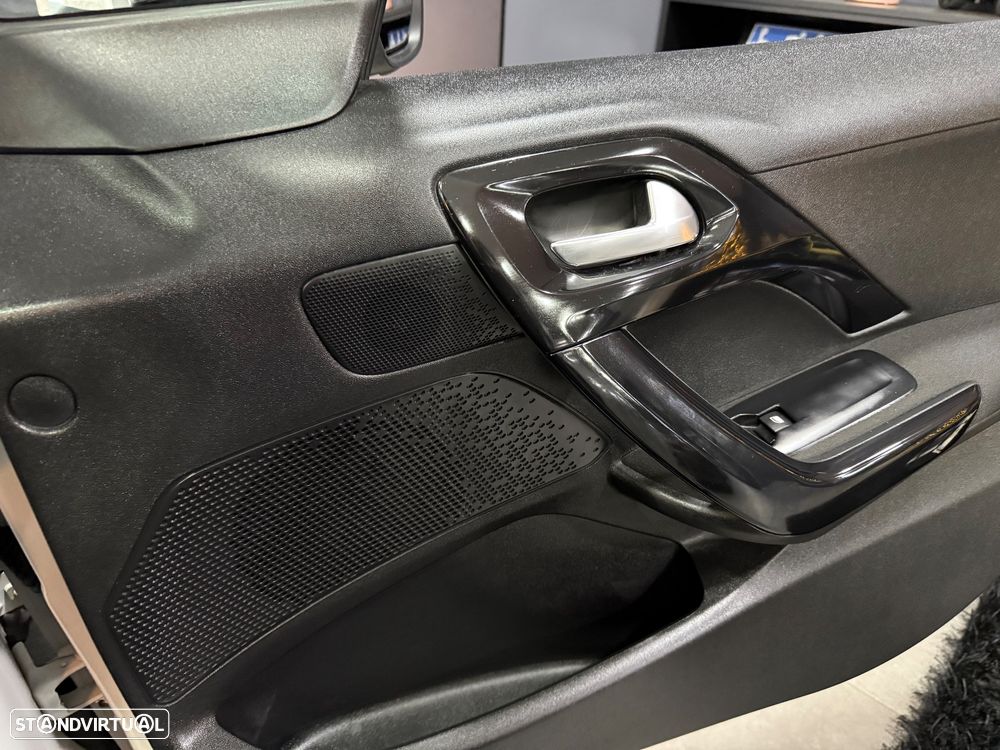 Peugeot 208 1.2 PureTech Style - 33