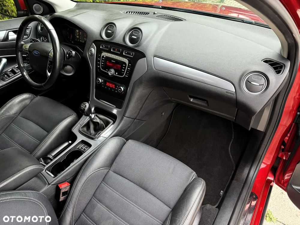 Ford Mondeo - 28