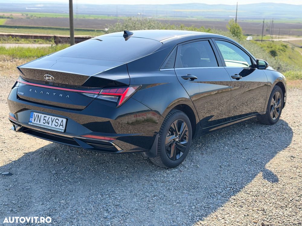 Hyundai Elantra 1.6 l 123 CP 6MT Highway - 3