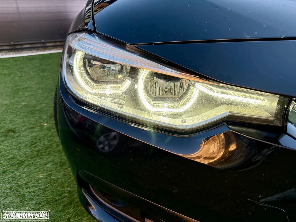 BMW 320 d Touring Ultimate Auto - 37