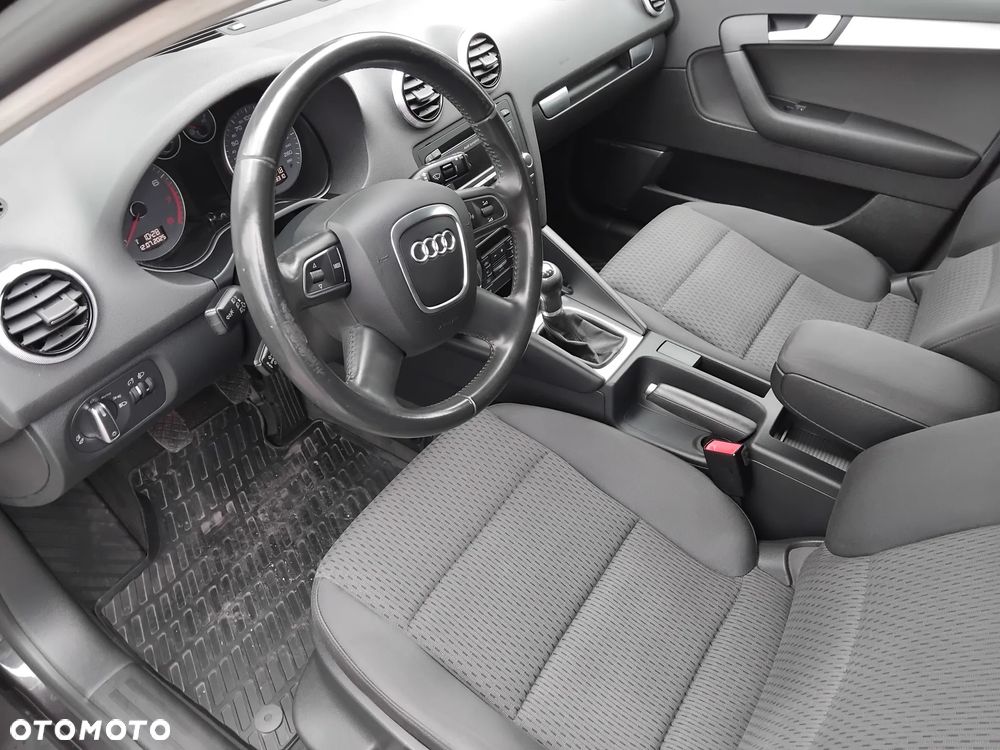 Audi A3 Sportback 1.8 TFSI Attraction - 7