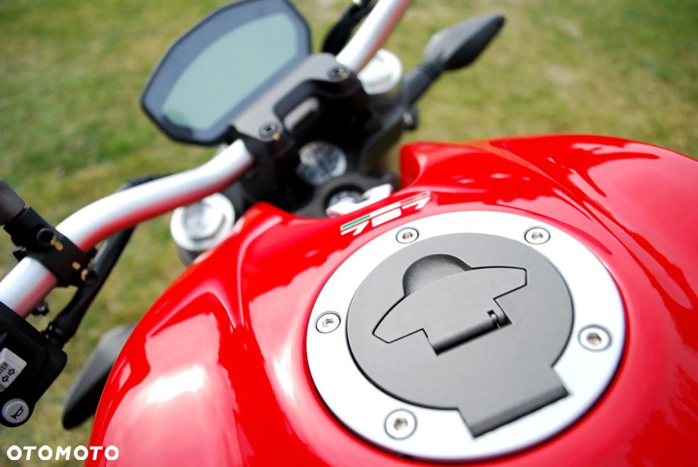 Ducati Monster - 12