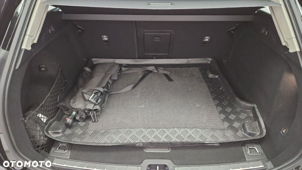 Volvo XC 60 B5 B AWD Plus Dark - 25