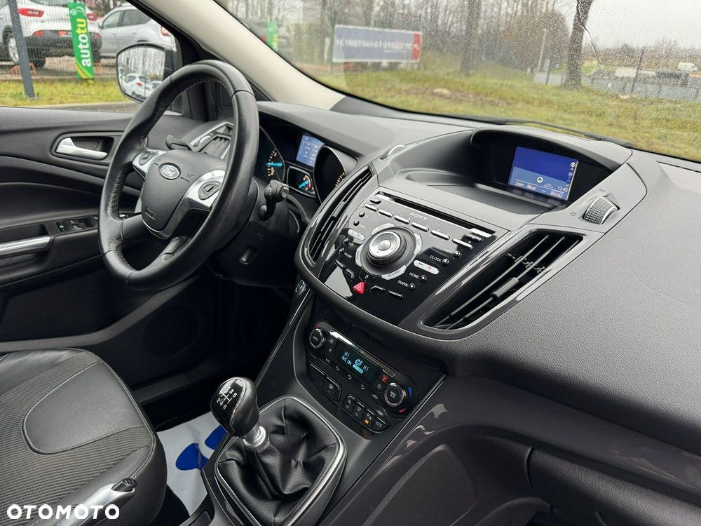 Ford Kuga 1.6 EcoBoost 2x4 Titanium - 35