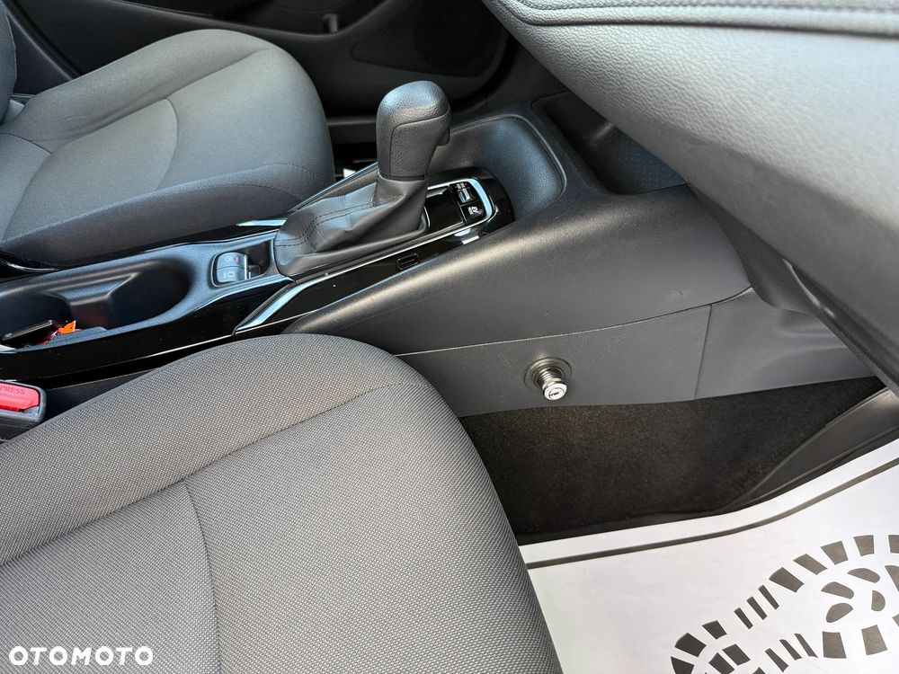 Toyota Corolla 1.8 Hybrid Active - 19