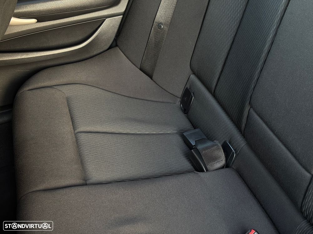 BMW 120 d Urban Line - 33