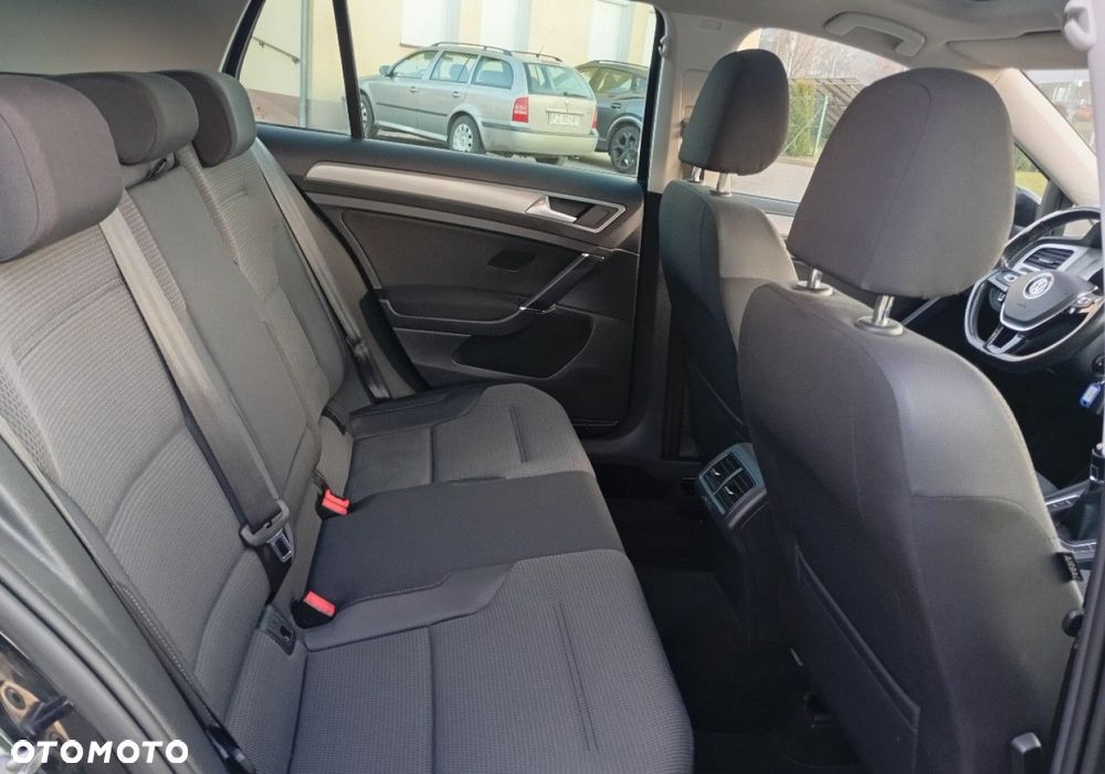 Volkswagen Golf - 16