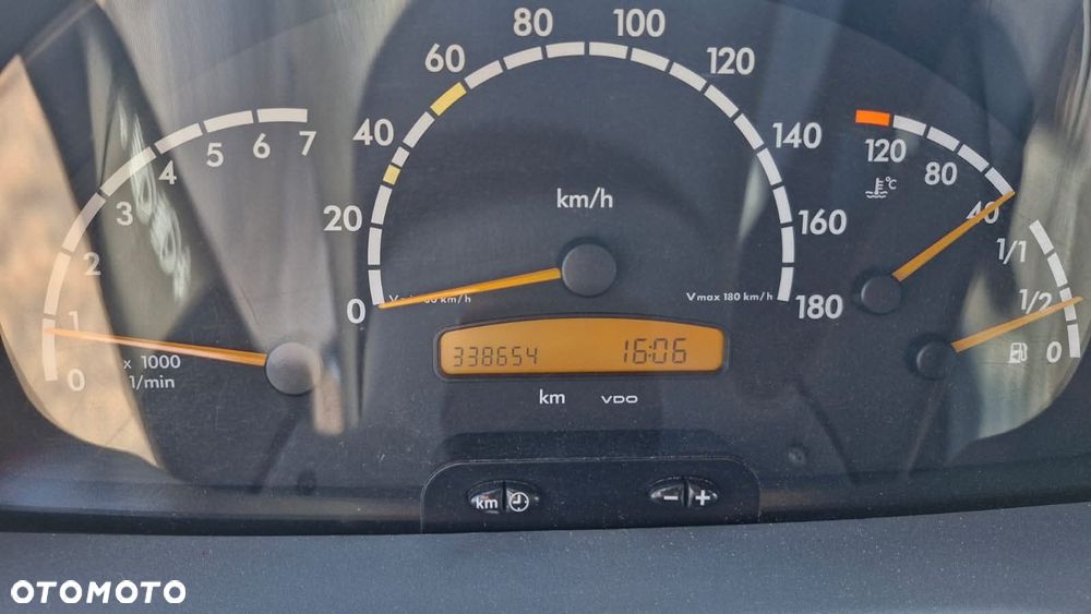 Mercedes-Benz SPRINTER - 15