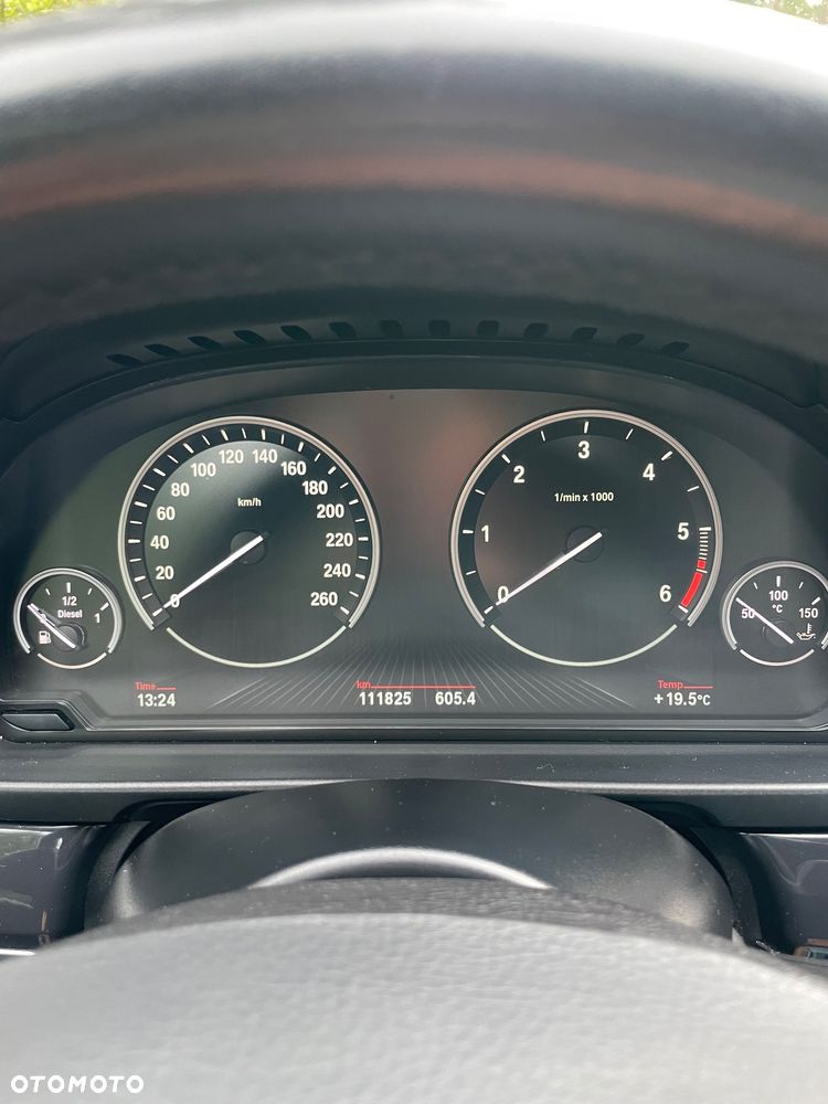 BMW Seria 5 525d Luxury Line - 6