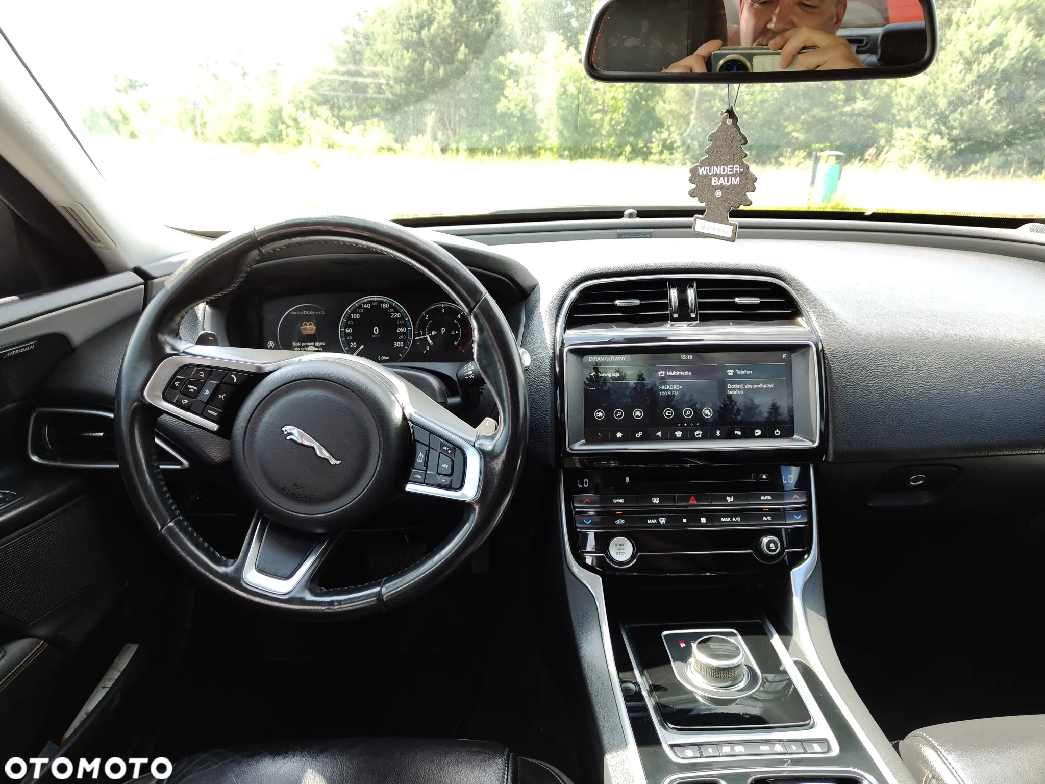 Jaguar XE 2.0 D AWD Portfolio - 13