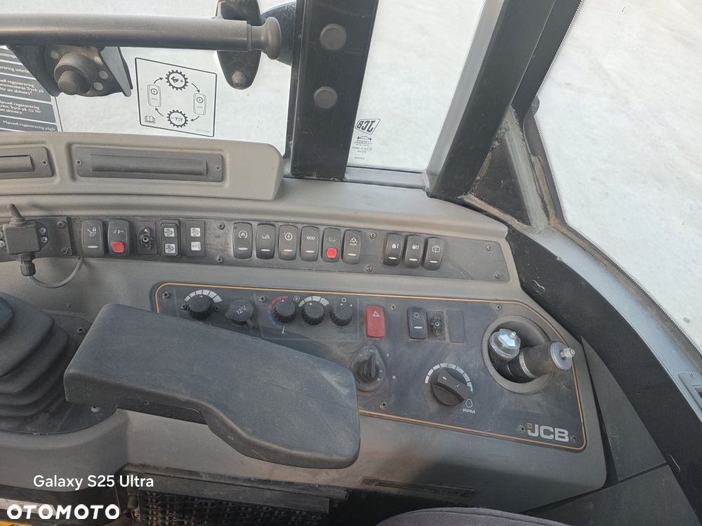 JCB 409 - 9