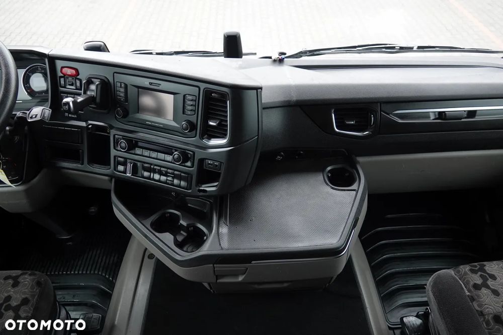 Scania R 410 / LNG / RETARDER / CAŁA NA PODUSZKACH  / 2020 ROK - 29