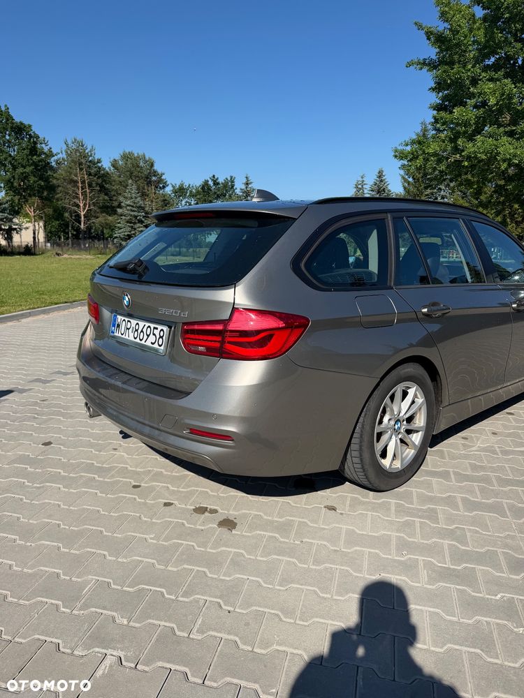 BMW Seria 3 320d Efficient Dynamics Sport Line - 6