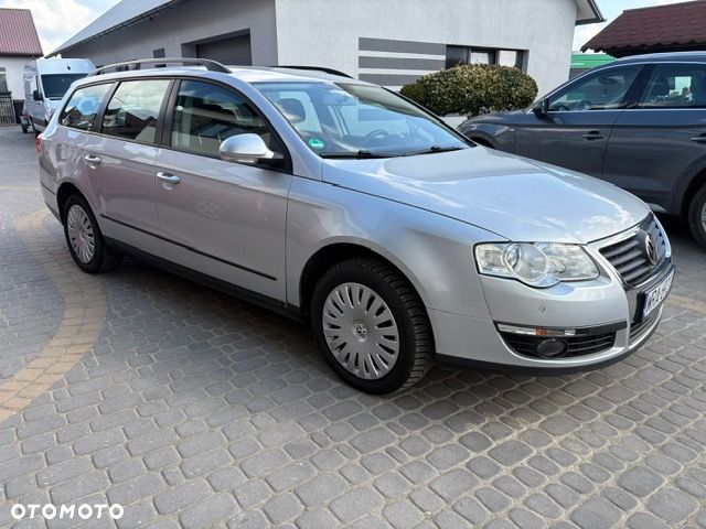 Volkswagen Passat 2.0 TDI DPF DSG Trendline - 4