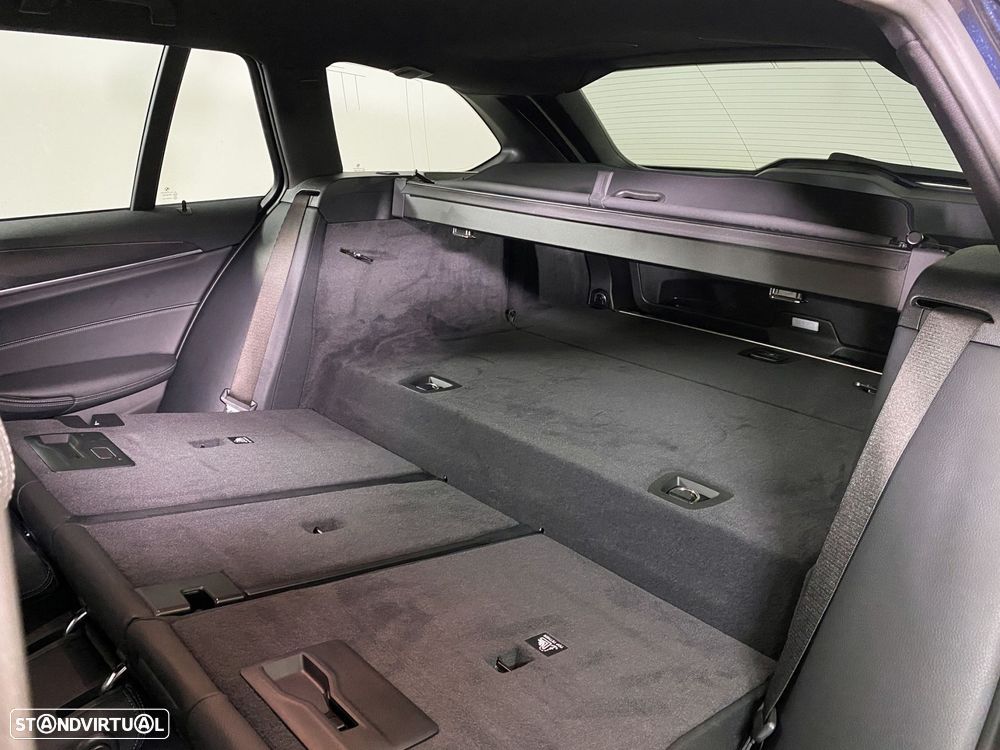 BMW 530 e Pack Desportivo M - 23