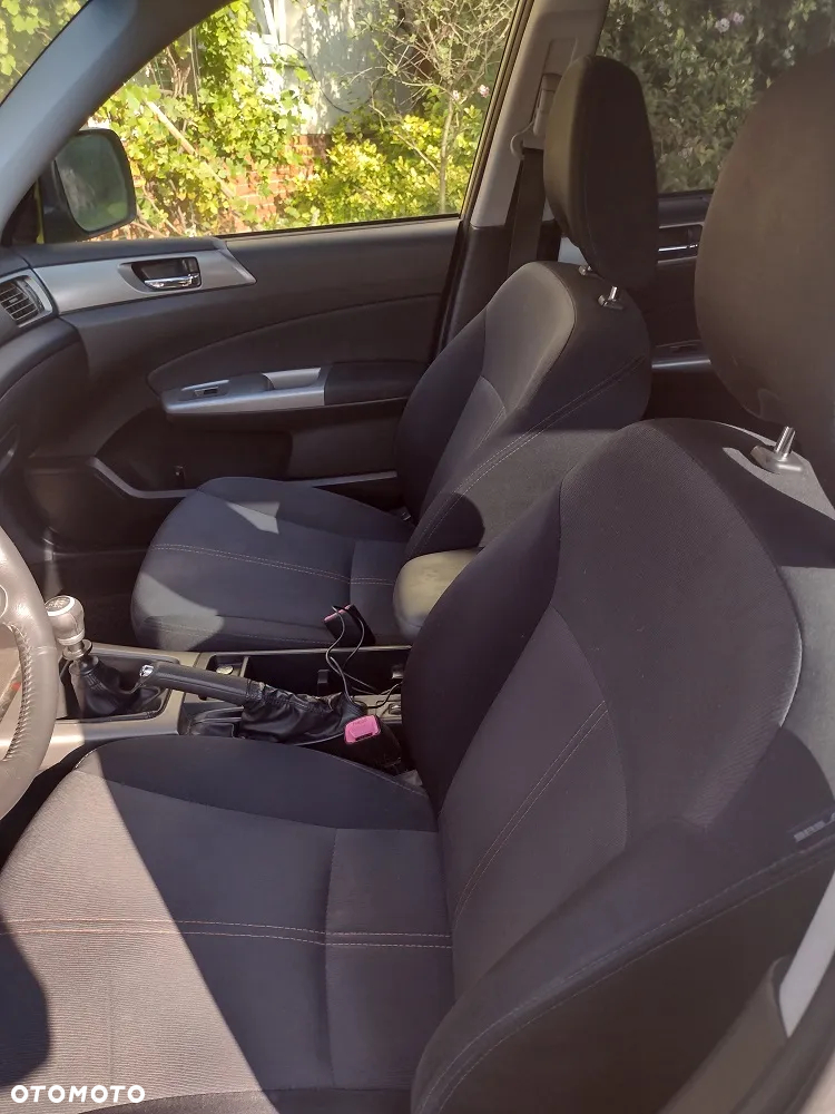 Subaru Forester 2.0D VR 000 - 10