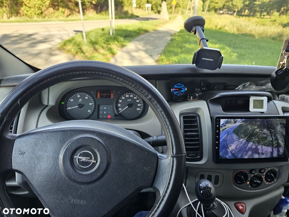 Opel Vivaro - 8