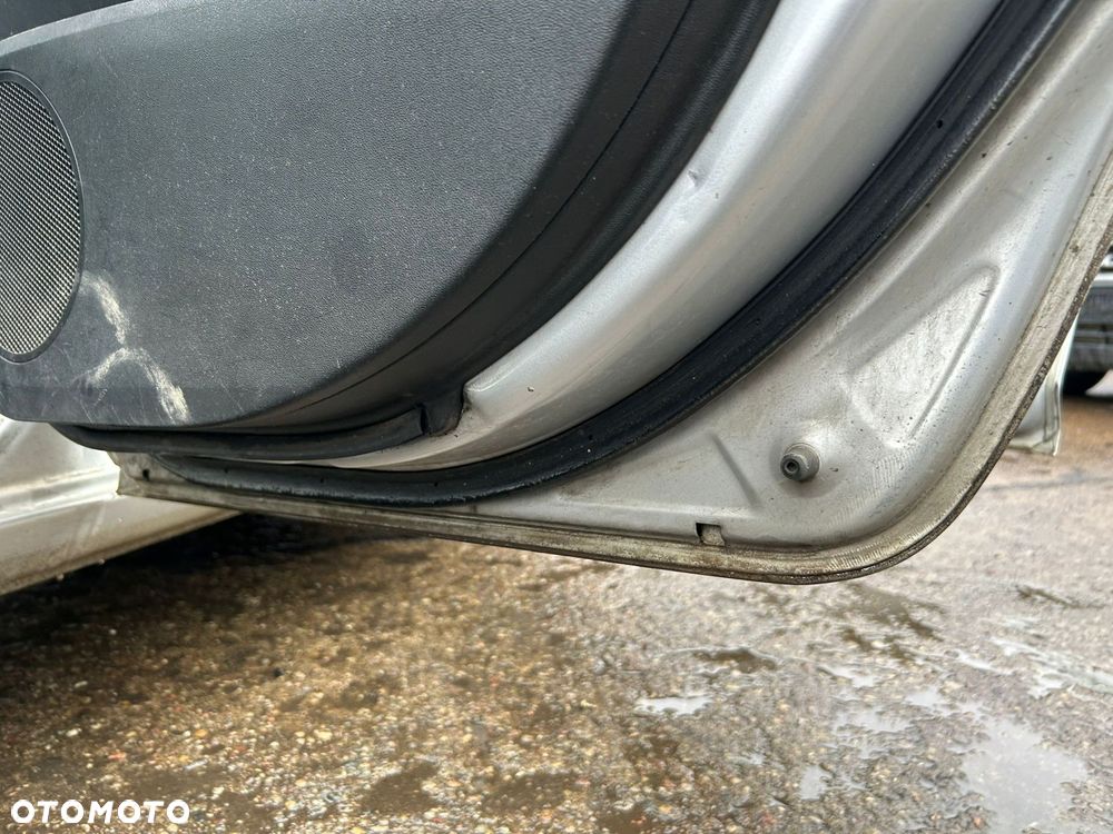 DRZWI KOMPLETNE PRAWY TYŁ KIA CEED I 9S - 5