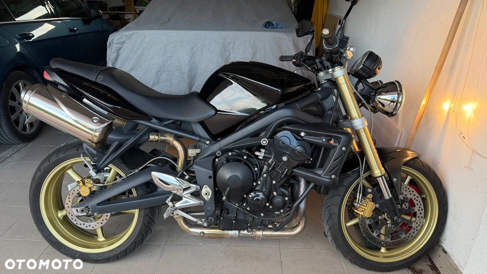 Triumph Street Triple - 8
